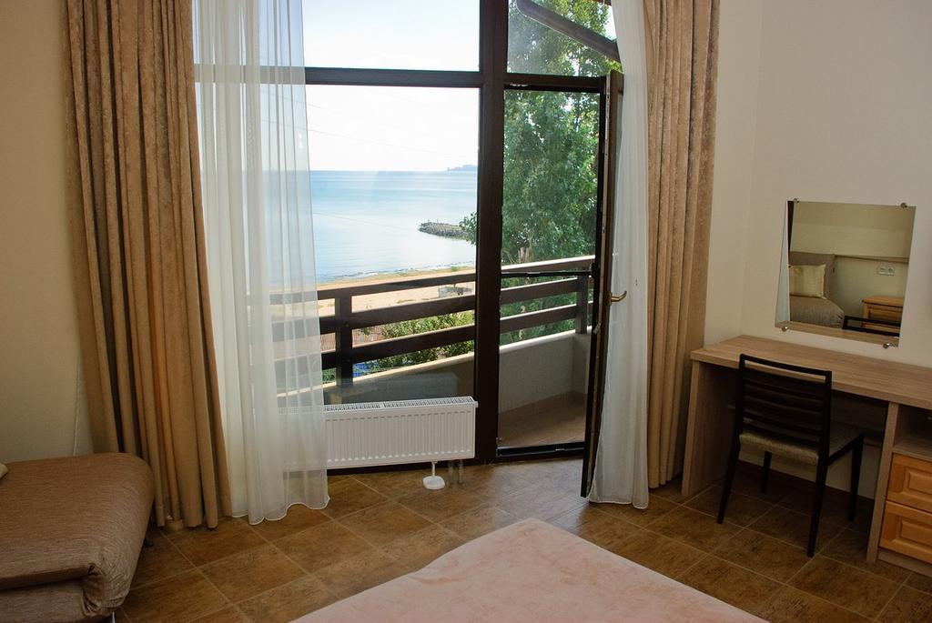 Villa Albizia Odesa Exterior photo